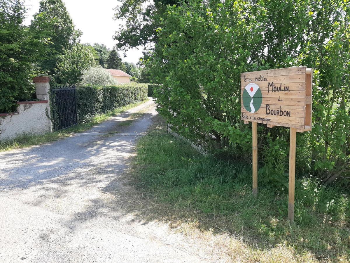 Gîte à la campagne avec piscine Biziat Esterno foto