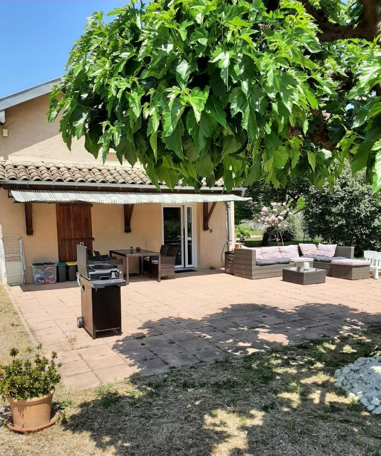 Gîte à la campagne avec piscine Biziat Esterno foto